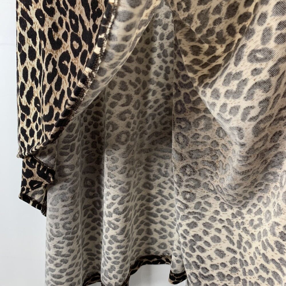 Steve Madden Size OS Wrap Cardigan Sweater Leopard Cheetah Convertible Women’s - Picture 3 of 6